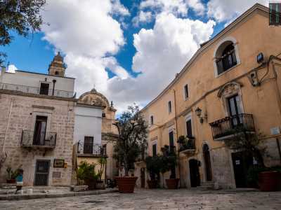 E in fondo ecco la Chiesa Matrice di Canneto, intitolata all�Immacolata e risalente al 1761